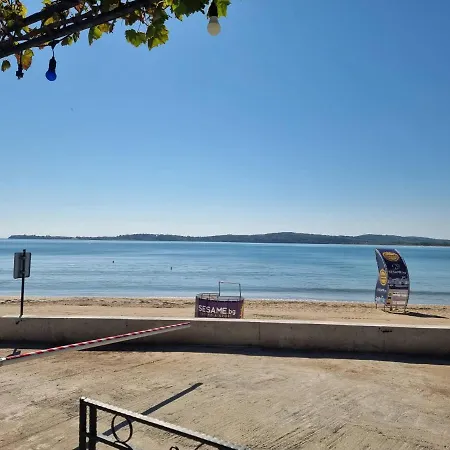 Bright With Big Terrace And Sea View * צ'רנומורץ