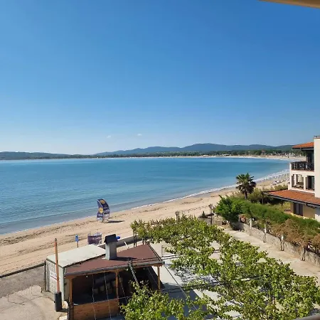 Bright With Big Terrace And Sea View צ'רנומורץ
