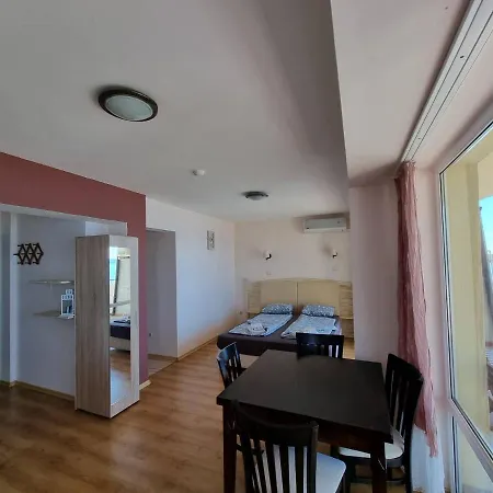 דירה Bright With Big Terrace And Sea View